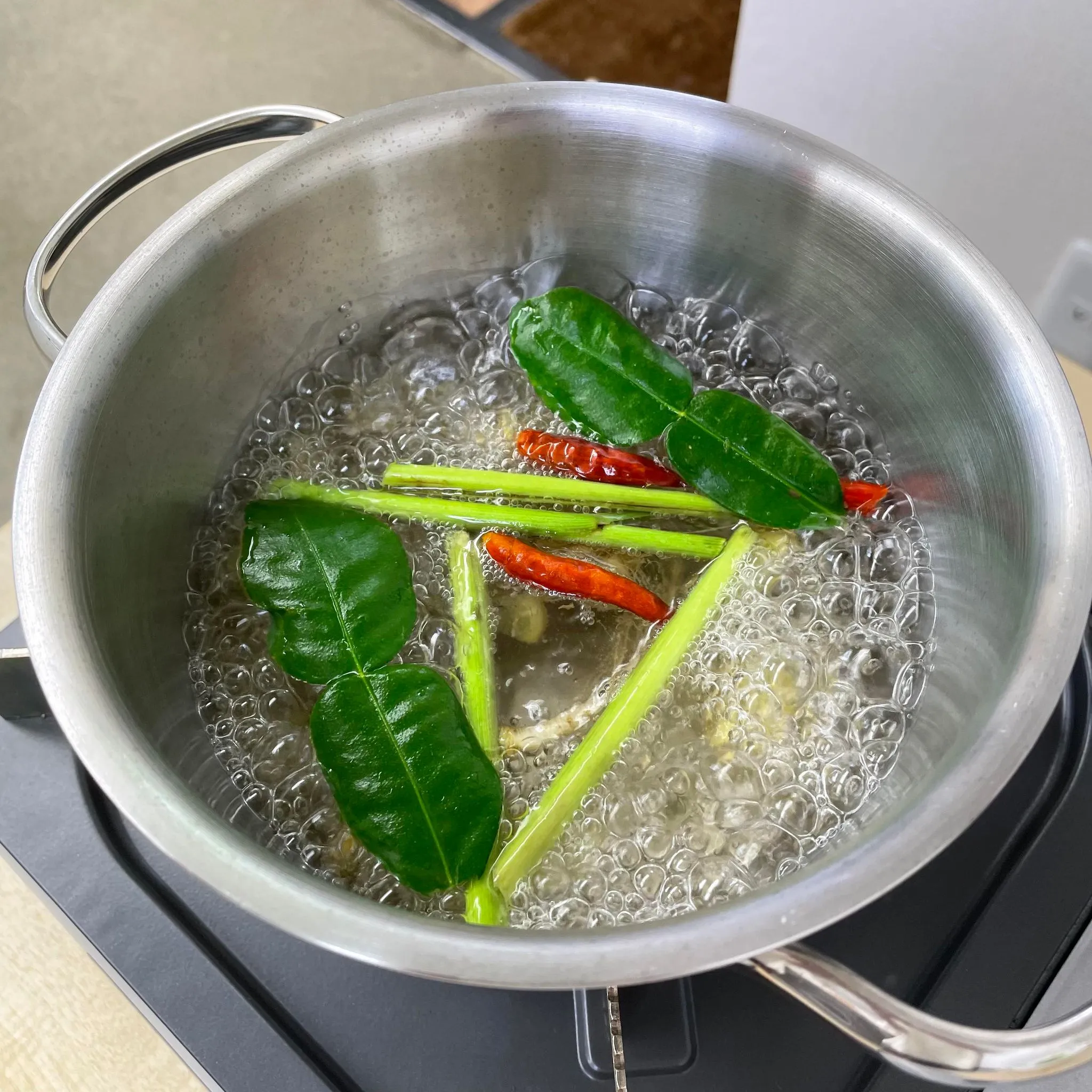 ハーバルライフ講座で作るトムヤムクン｜春川なお講師