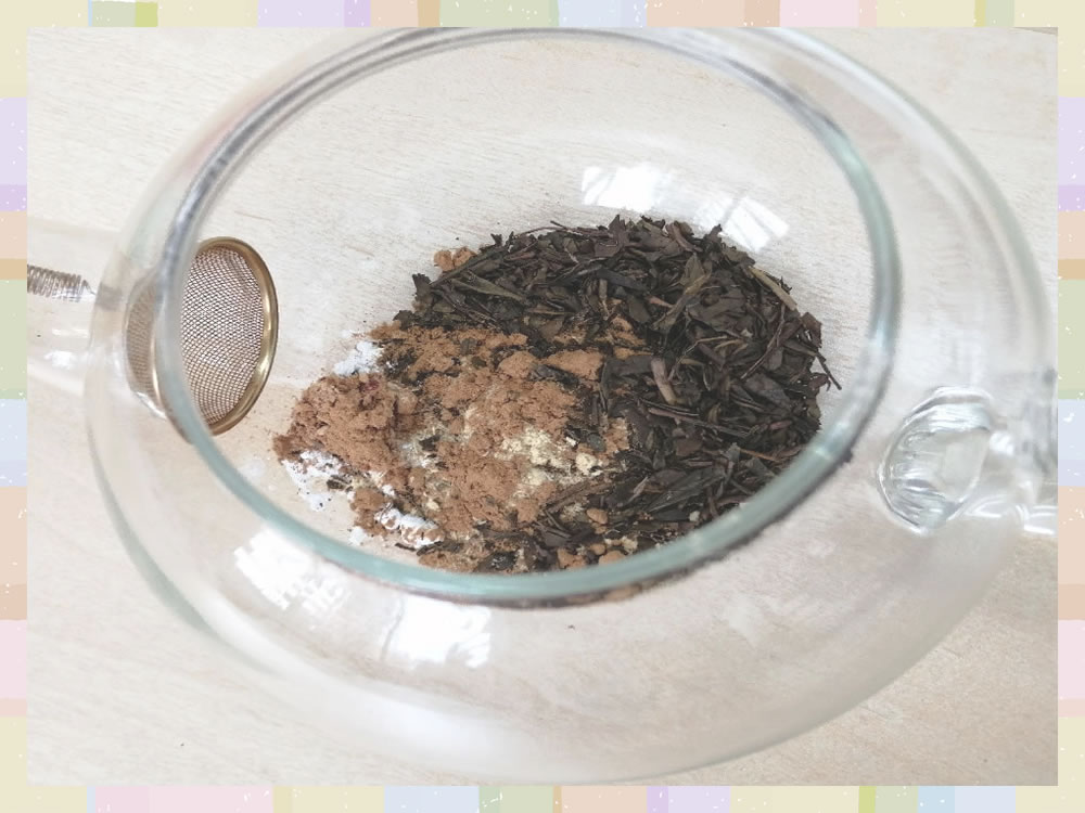 日本のハーブセラピスト養成講座｜葛根茶にはほうじ茶を使いました。香ばしくてとても美味しいです