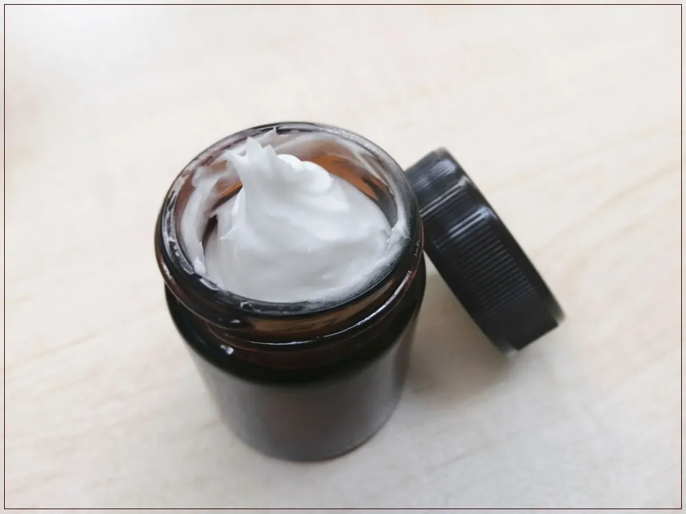 完成したヴィーナースオリジナルの柚子クリーム